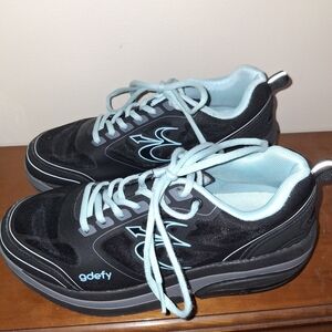 Gdefy Women's Black and Mint Green Sneakers Gravity Defy Size 10